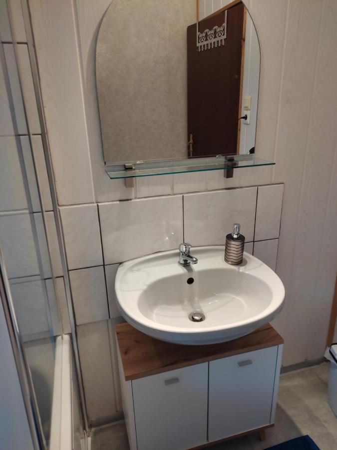 Gaestezimmer Boxenstopp Veitsbronn Exterior foto