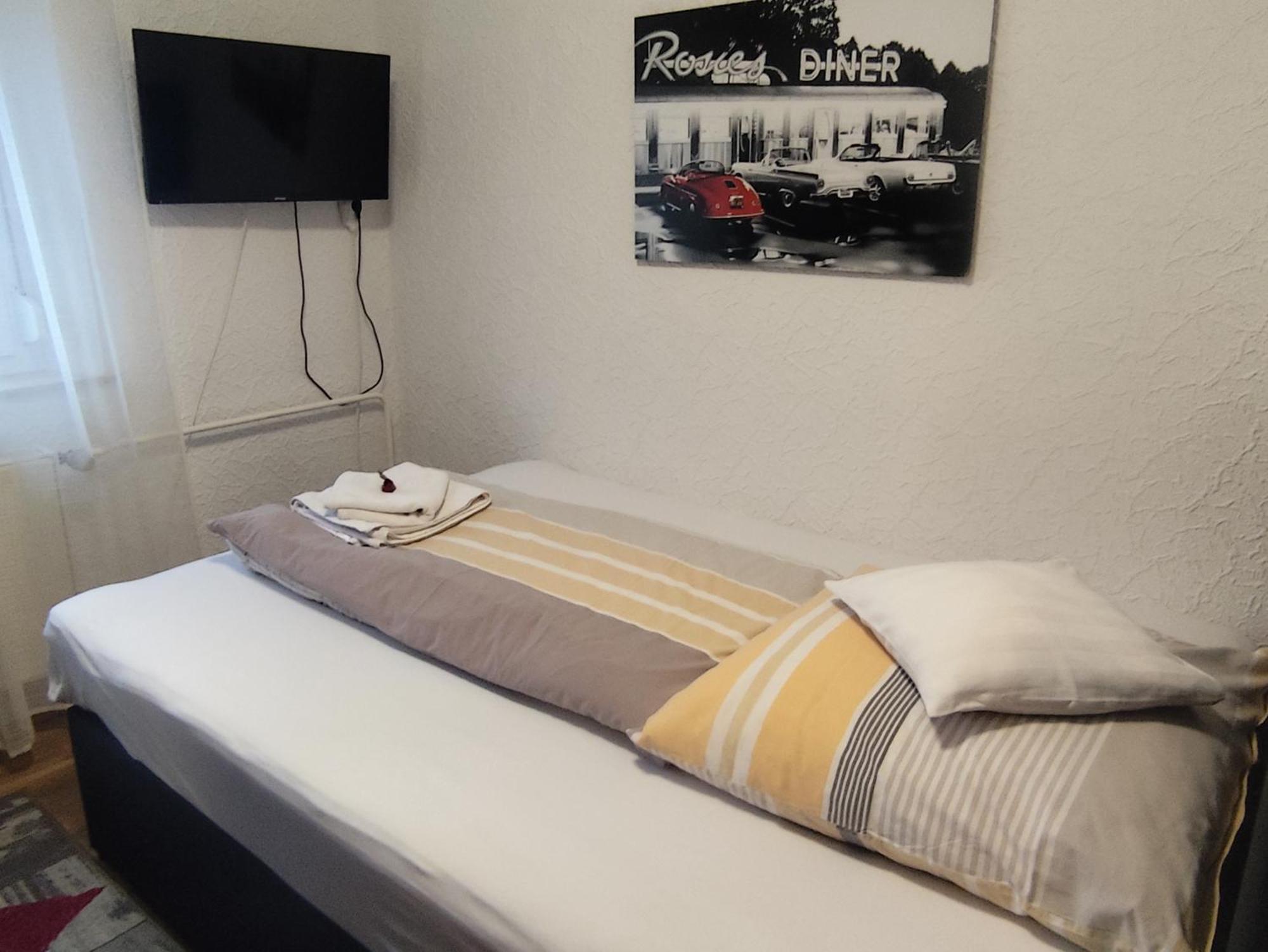 Gaestezimmer Boxenstopp Veitsbronn Exterior foto