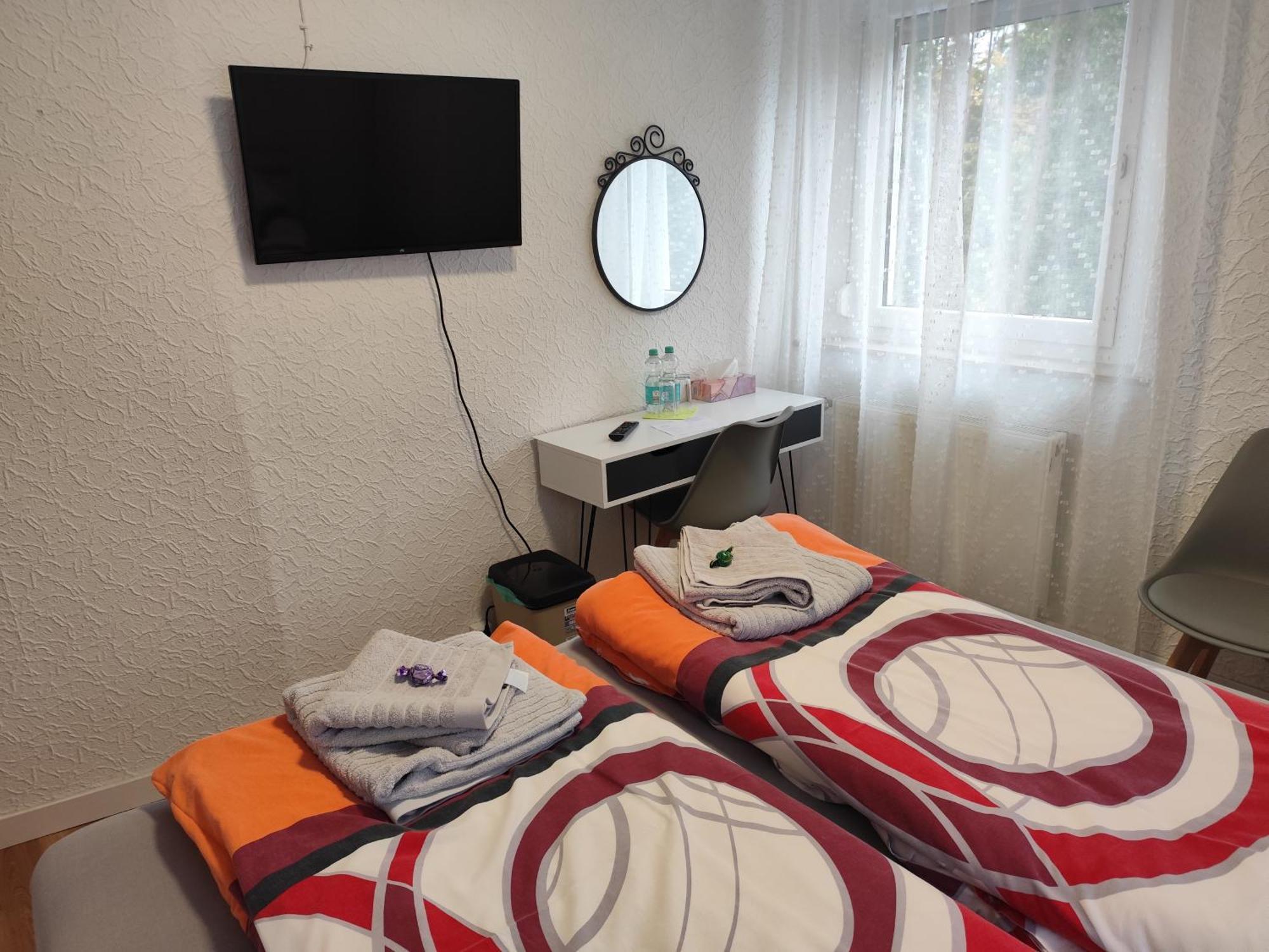 Gaestezimmer Boxenstopp Veitsbronn Exterior foto